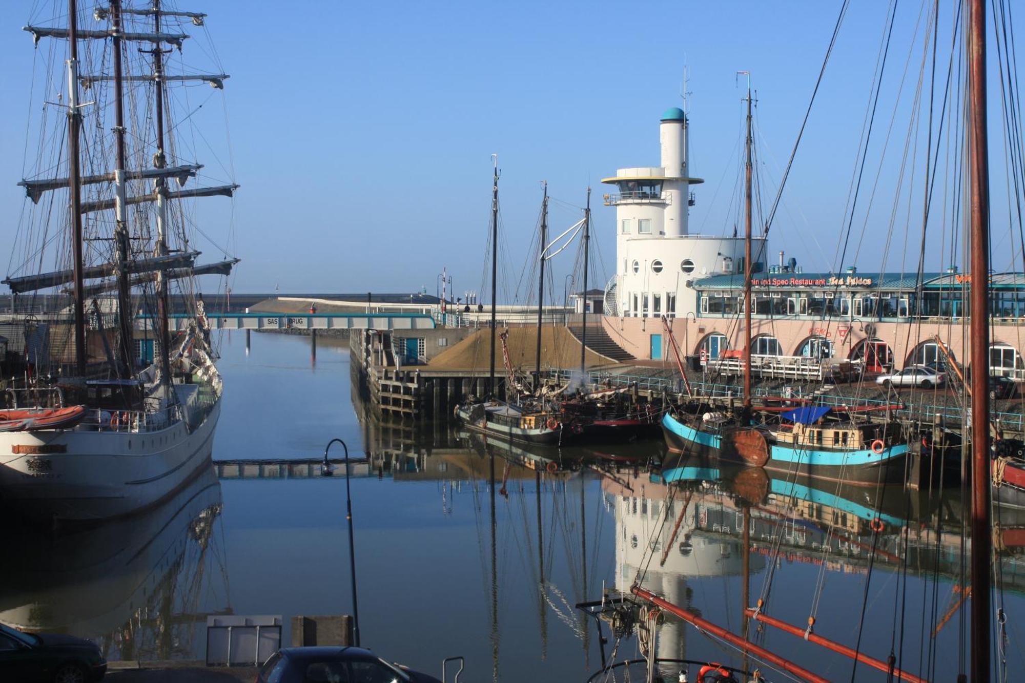 Hotel Zeezicht Harlingen Exterior photo